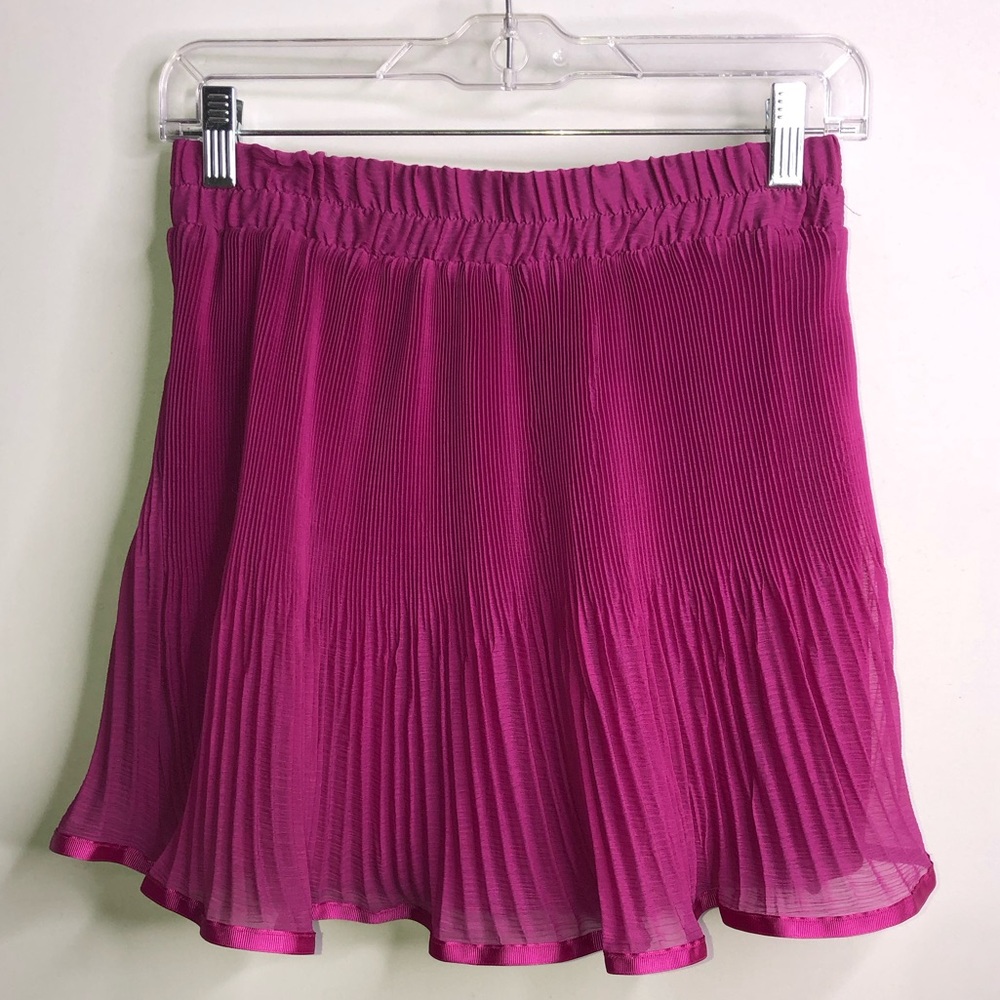 Forever 21 Fuchsia Pink Pleated Chiffon Mini Medium Skirt